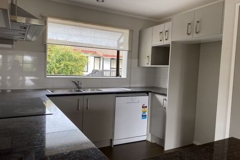 Photo of property in 22 Gosford Drive, Botany Downs, Auckland, 2010