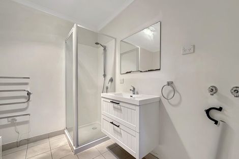 Photo of property in 2d/47 Stanhope Road, Mount Wellington, Auckland, 1051