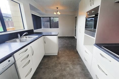 Photo of property in 2 Lydia Place, Kelvin Grove, Palmerston North, 4414