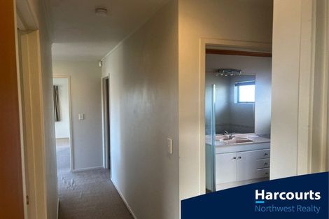 Photo of property in 12 Posa Avenue, Henderson, Auckland, 0612