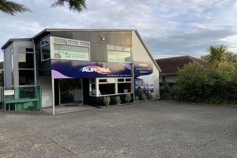 Photo of property in 1/108 Lincoln Road, Henderson, Auckland, 0610