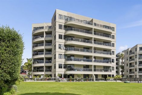 Photo of property in Mon Desir Apartments, 1d/173 Hurstmere Road, Takapuna, Auckland, 0622