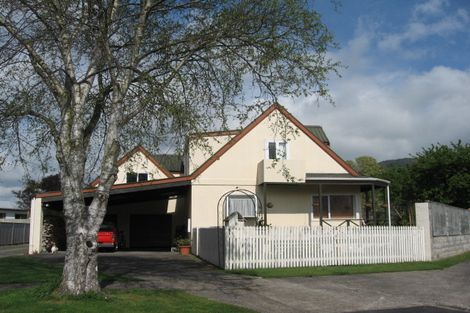 Photo of property in 9 Matthew Place, Kawaha Point, Rotorua, 3010