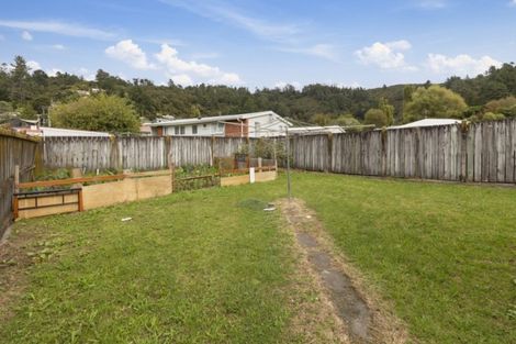 Photo of property in 33 Hanson Grove, Stokes Valley, Lower Hutt, 5019