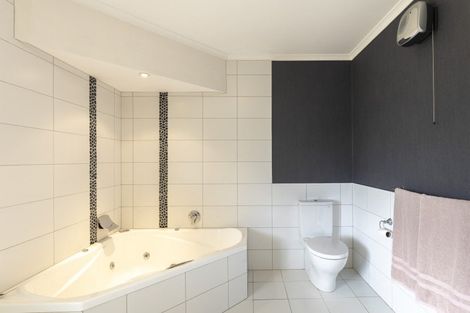 Photo of property in 188 Mangorei Road, Merrilands, New Plymouth, 4312