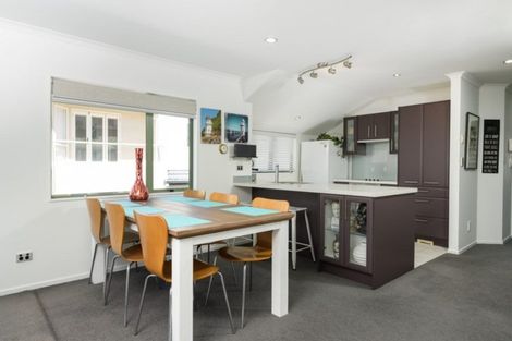 Photo of property in 4b Sunbrae Grove, Mount Maunganui, 3116