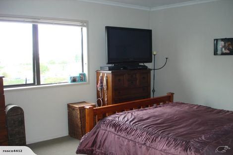 Photo of property in St Claire Village, 9/172 Mcleod Road, Te Atatu South, Auckland, 0610