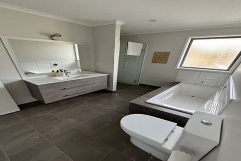 Photo of property in 9 Maple Lane, Huapai, Kumeu, 0810