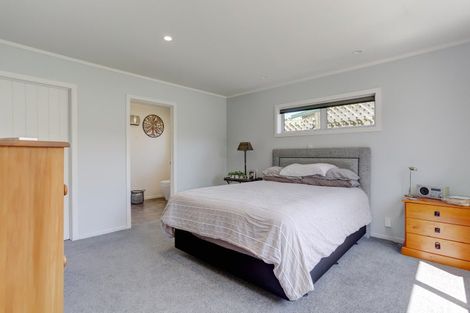 Photo of property in 8 Nukumaru Parade, Waiinu Beach, Whanganui, 4588