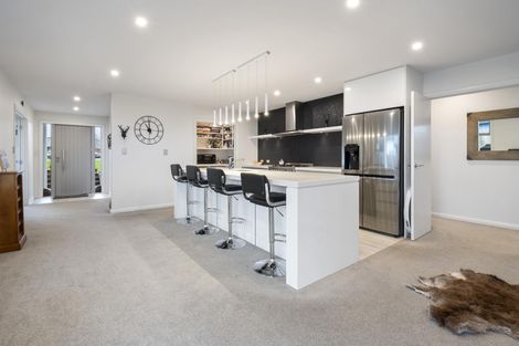 Photo of property in 27 Silicon Way, Fitzherbert, Palmerston North, 4410