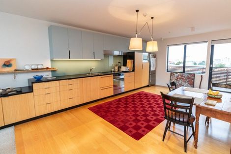 Photo of property in 76 Brougham Street, Mount Victoria, Wellington, 6011