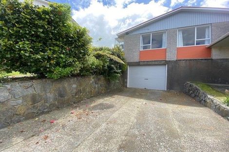 Photo of property in 6b Reese Jones Grove, Maungaraki, Lower Hutt, 5010