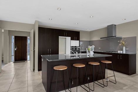 Photo of property in 5 Alvre Place, Flat Bush, Auckland, 2016