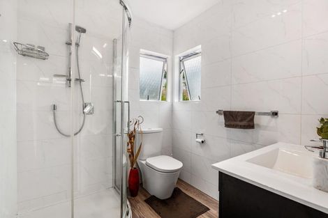 Photo of property in 2/26 Beaudine Avenue, Glenfield, Auckland, 0629