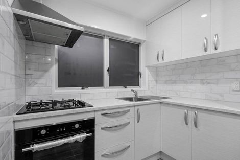 Photo of property in 2/4 Roys Road, Weymouth, Auckland, 2103