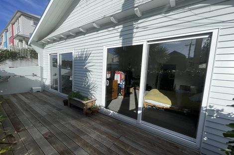 Photo of property in 25 Luxford Street, Berhampore, Wellington, 6023