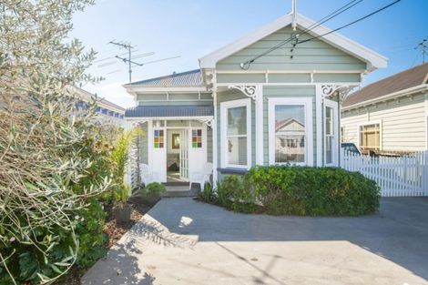 Photo of property in 337 Aberdeen Road, Gisborne, 4010