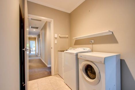 Photo of property in 18 Pania Place, Poraiti, Napier, 4112