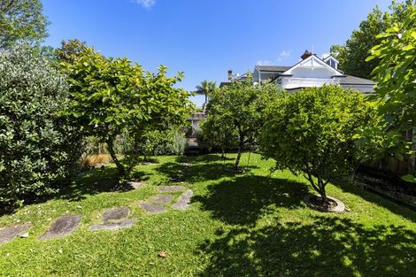 Photo of property in 29 Herne Bay Road, Herne Bay, Auckland, 1011