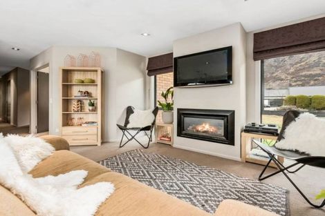 Photo of property in 53 Onslow Road, Lake Hayes, Queenstown, 9304