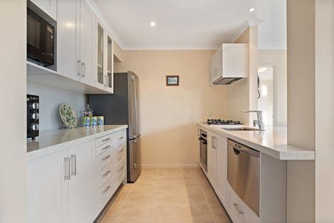 Photo of property in Salisbury Crown, 9/7 Salisbury Avenue, Mount Maunganui, 3116