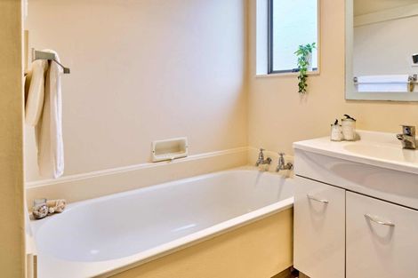 Photo of property in 274a Oxford Terrace, Avalon, Lower Hutt, 5011