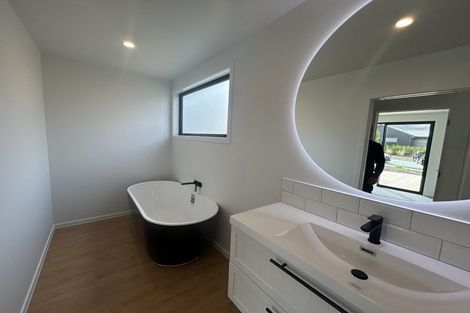 Photo of property in 34 Howden Drive, Jacks Point, 9371