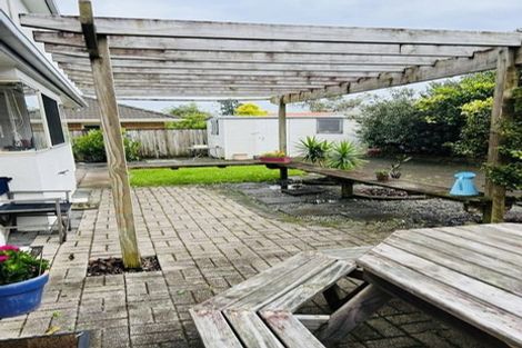 Photo of property in 41 Corta Bella Place, Golflands, Auckland, 2013