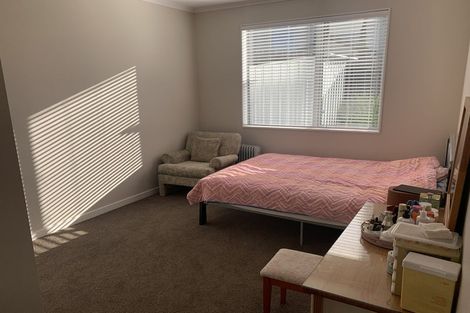 Photo of property in 82 Admirals Court Drive, Greenhithe, Auckland, 0632