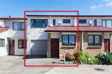 Photo of property in 25/22 Northcross Drive, Oteha, Auckland, 0632