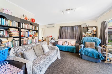 Photo of property in 25 Crosby Road, West Harbour, Auckland, 0618