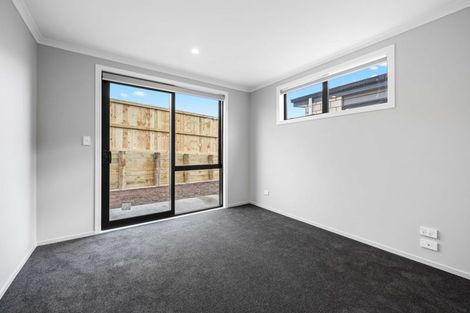 Photo of property in 27 Waruhia Crescent, Rototuna North, 3281