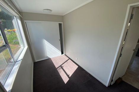 Photo of property in 1/14 Target Road, Totara Vale, Auckland, 0629