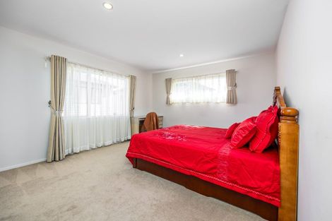 Photo of property in 45 Bordeaux Parade, Te Atatu South, Auckland, 0610