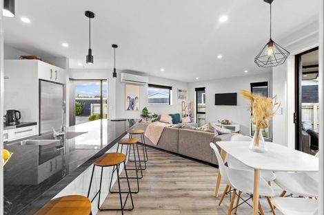 Photo of property in 8a Shetland Place, Westbrook, Palmerston North, 4412