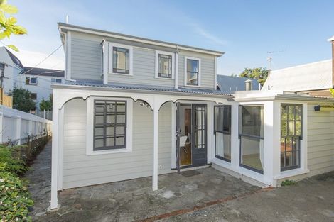 Photo of property in 7 Cottleville Terrace, Thorndon, Wellington, 6011