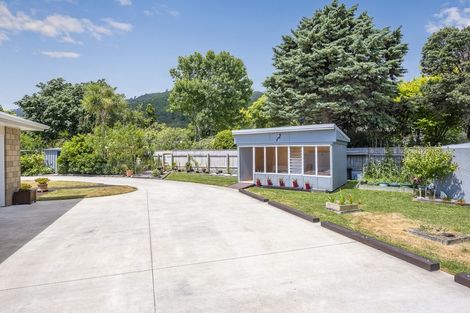 Photo of property in 3-9 Seddon Street, Waikanae, 5036