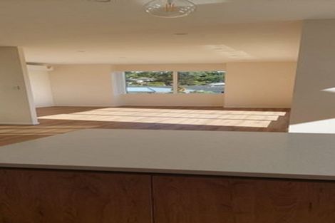 Photo of property in 1c Taupiko Place, Green Bay, Auckland, 0604