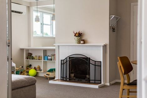 Photo of property in 90 Main Road, Titahi Bay, Porirua, 5022