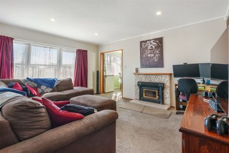 Photo of property in 99 Cargill Street, Papakura, 2110