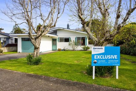 Photo of property in 2 Climie Crescent, Hawera, 4610
