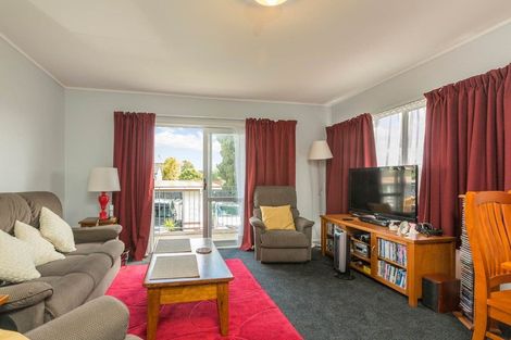 Photo of property in 9 Alston Avenue, Kelston, Auckland, 0602