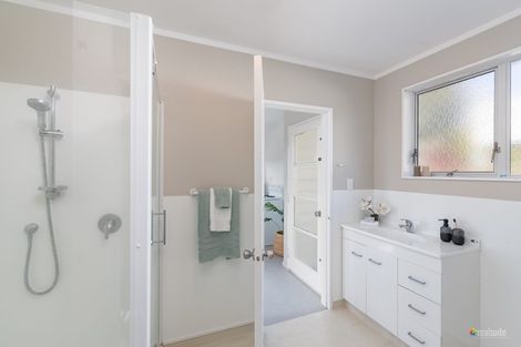 Photo of property in 6a Quinn Grove, Ranui, Porirua, 5024