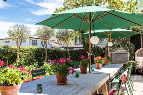 Photo of property in 15 Muritai Crescent, Havelock North, 4130