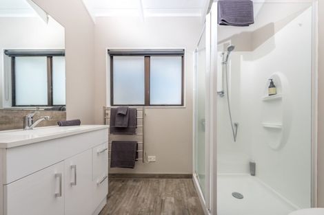 Photo of property in 314 Old North Road, Kumeu, 0892