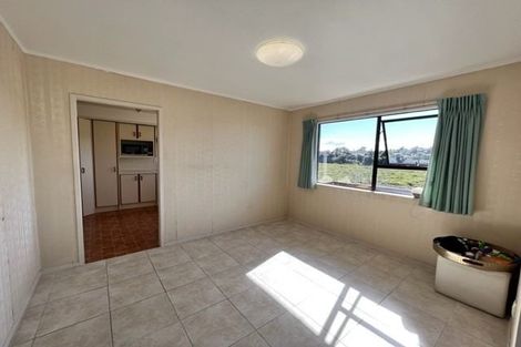 Photo of property in 2/52 Galloway Crescent, Farm Cove, Auckland, 2012