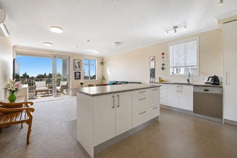 Photo of property in 38 Rewa Rewa Lane, Orewa, 0931