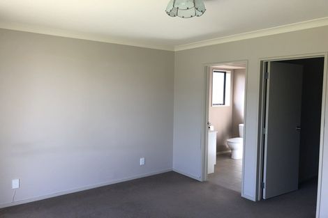 Photo of property in 41 Boston Parade, Kelvin Grove, Palmerston North, 4414