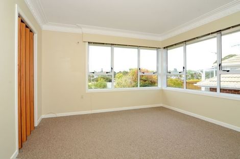 Photo of property in 44 Fowler Street, Northcote, Auckland, 0627