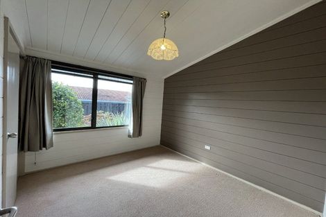 Photo of property in 112 Heta Road, Highlands Park, New Plymouth, 4312